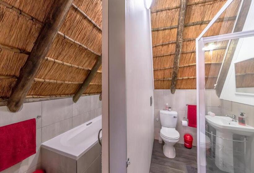 Семейный Номер, Oppiplot Guest House & Venue