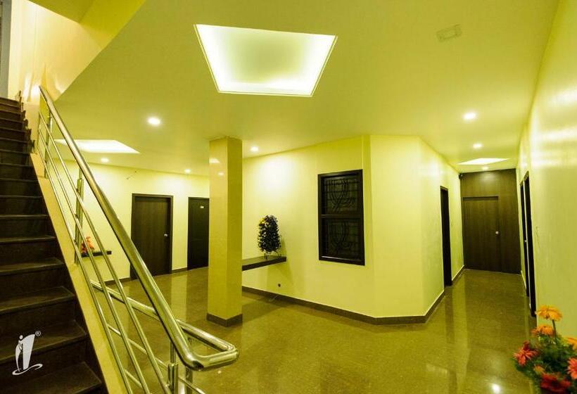 Номер Deluxe, Srigandha Residency  Vaccinated Staff