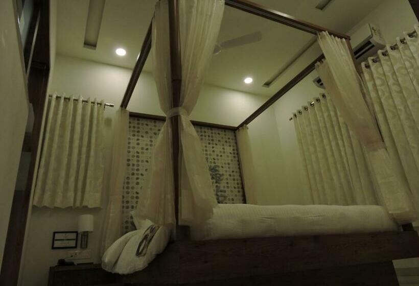 Люкс Кровать Кинг, Kalyan S   Mansingh Inn