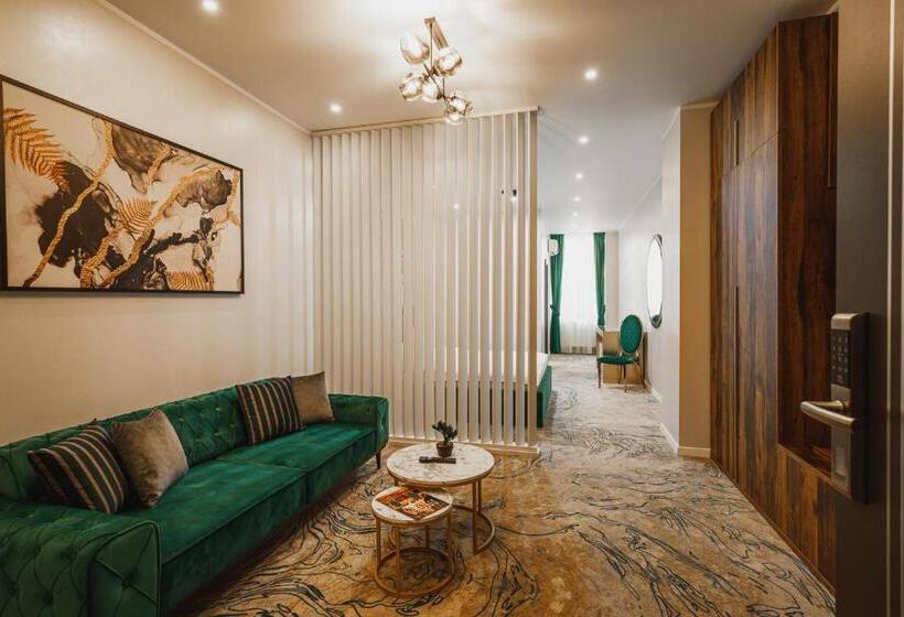 سوییت خانوادگی, Motel Andra