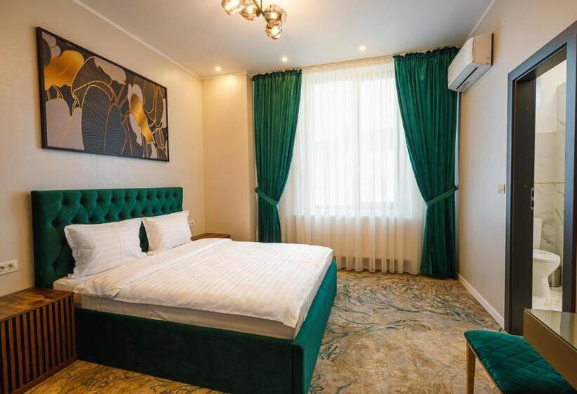 اتاق لوکس, Motel Andra