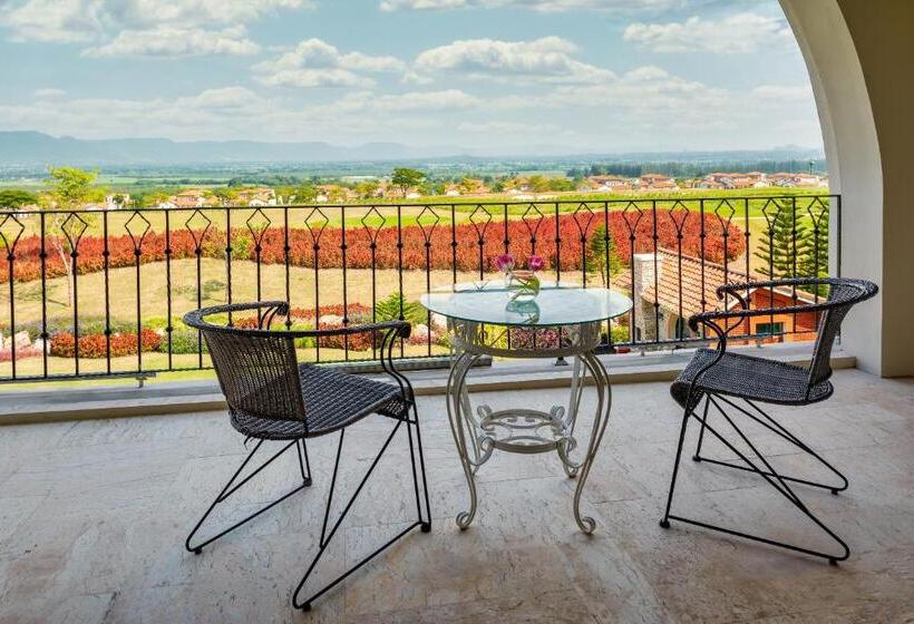 Номер Executive, Mövenpick Resort Khao Yai