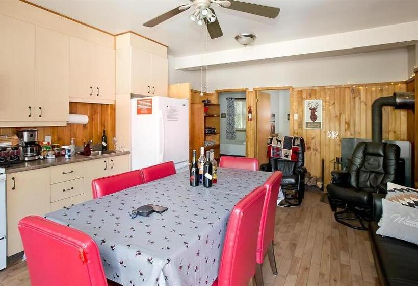 샬레, Camping Chalets Spas Pignons Rouges