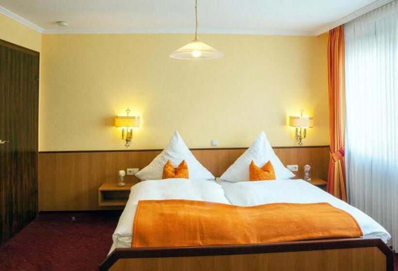 Номер Стандарт, Weinhotel Hubertus Garni