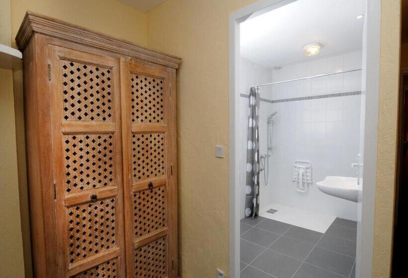 Номер Стандарт, La Cabane