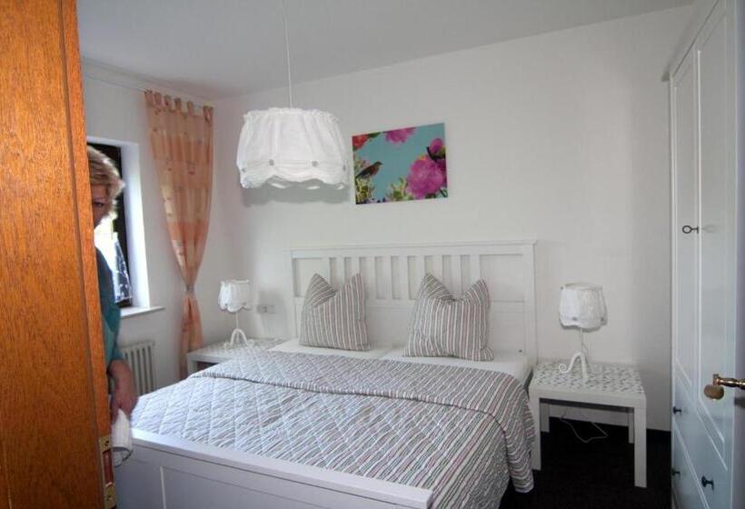 Семейные Апартаменты, Kastanienhof Apartment