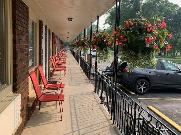 패밀리 스위트, Park Place Motel & Suites