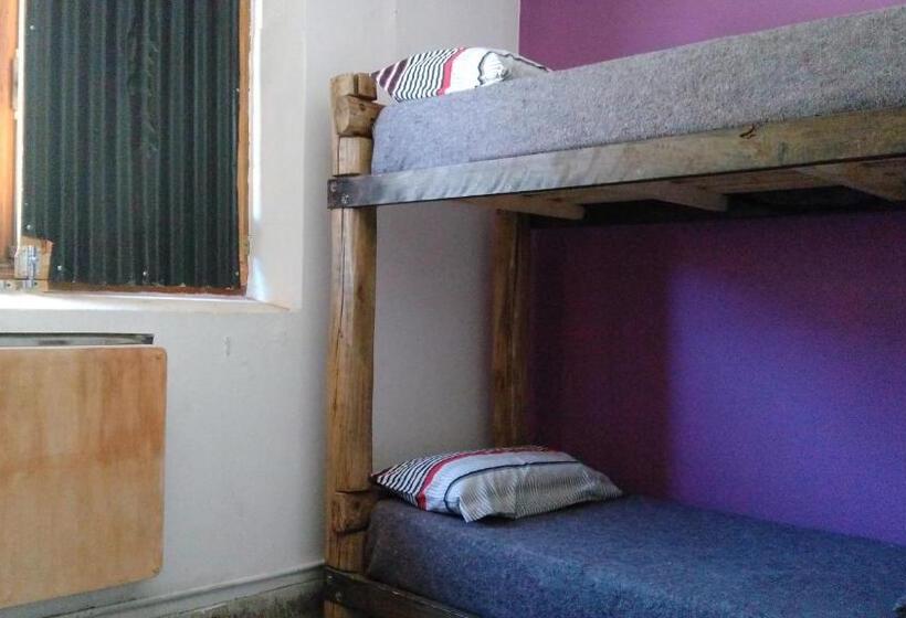 이코노미 쿼드러플룸(공용 화장실), Portezuelo Del Viento   Hostel De Montaña