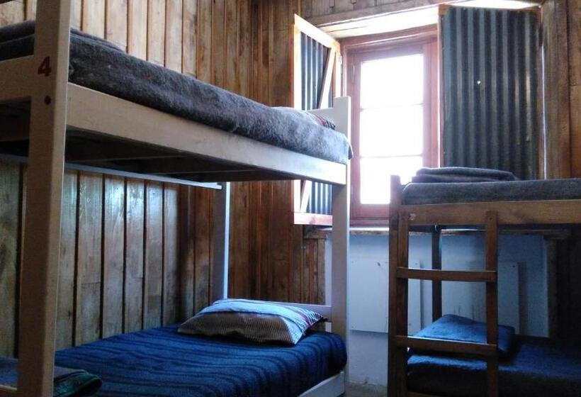 패밀리 룸 공용 욕실, Portezuelo Del Viento   Hostel De Montaña