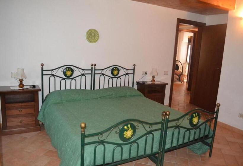 Трехместный Номер Стандарт Вид на Сад, Agriturismo Montorso