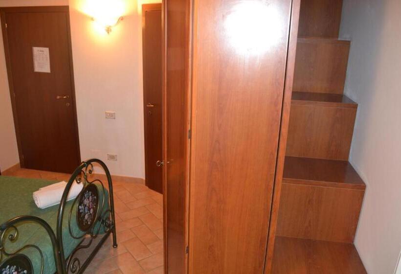 Четырехместный Номер Стандарт Вид на Сад, Agriturismo Montorso