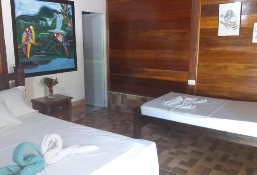 Трехместный Номер Стандарт Вид на Бассейн, Hostal Recuerdos Del Tayrona