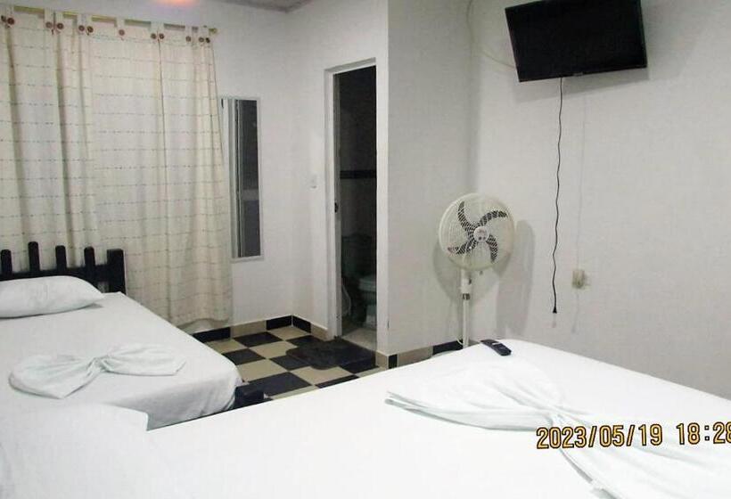 带阳台的三人标准间, Hostal Recuerdos Del Tayrona