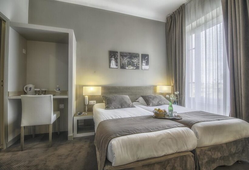 Номер Стандарт, Kyriad Orange Centre Ville 3 Stars   Hotel Restaurant   La Galerie D Art Des Princes   Provence Alpe
