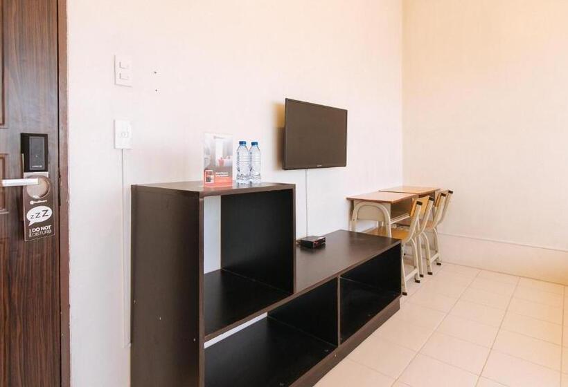Семейный Номер, Reddoorz Plus @ E Rodriguez Corner Banawe