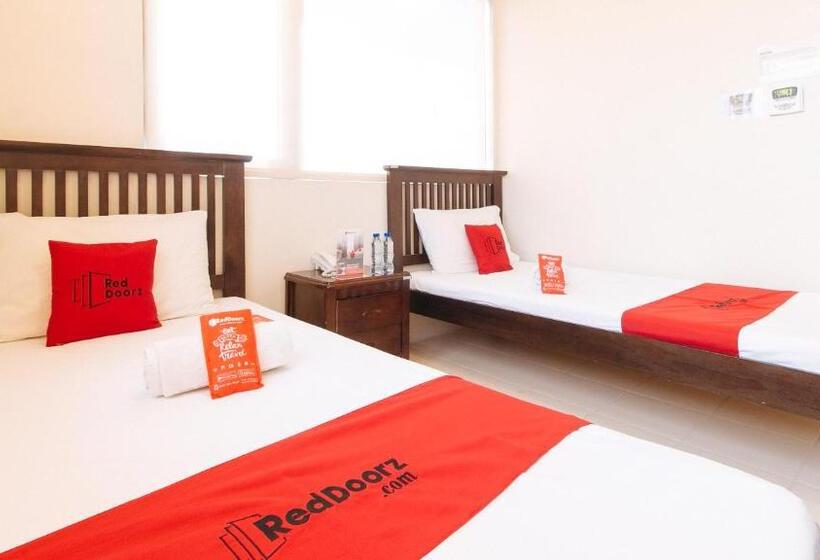 Номер Стандарт, Reddoorz Plus @ E Rodriguez Corner Banawe