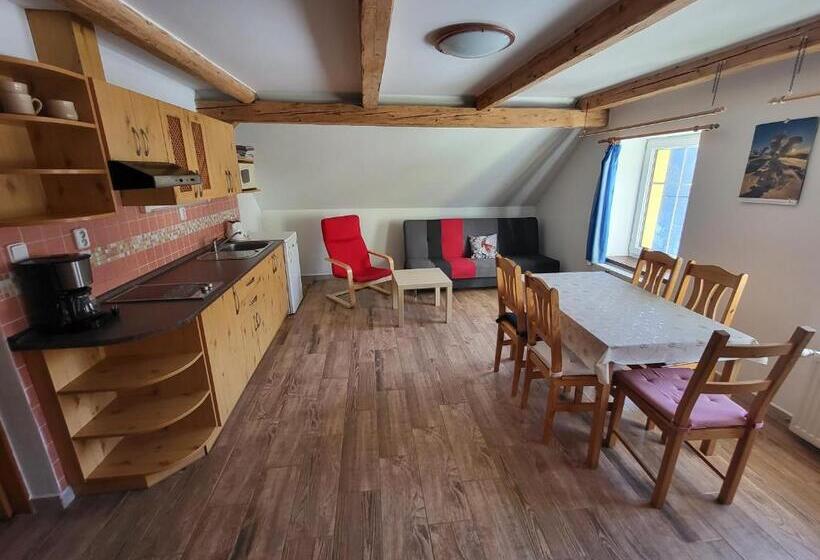 패밀리 아파트, Apartmány Yellow