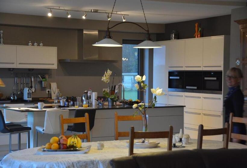 Comfort room with balcony, B&b La Chabetaine
