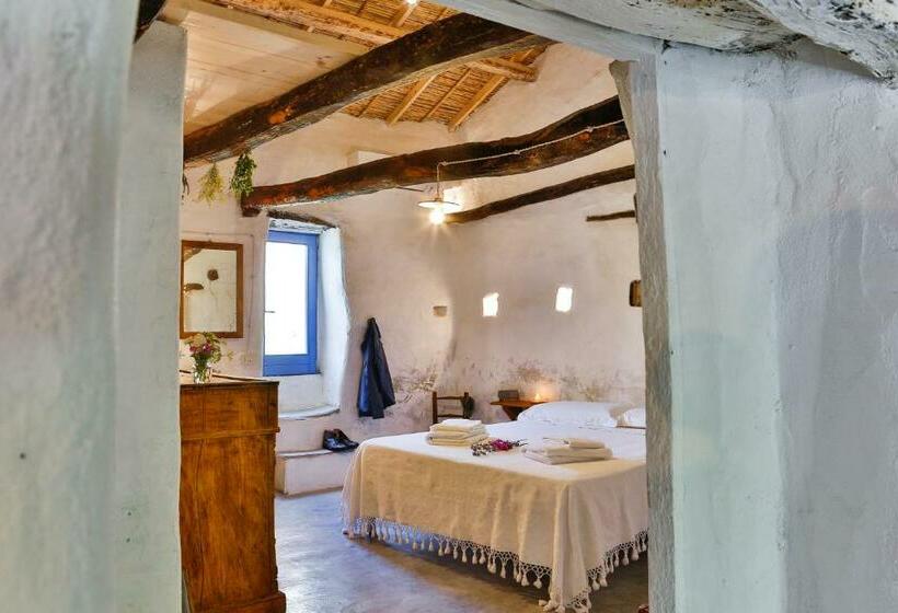 Номер Стандарт Вид на Сад, Mario Cesare   Exclusive B&b