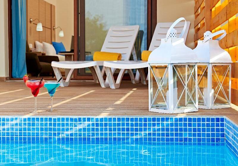 Полулюкс с Бассейном, Alia Palace Hotel   Adults Only 16+