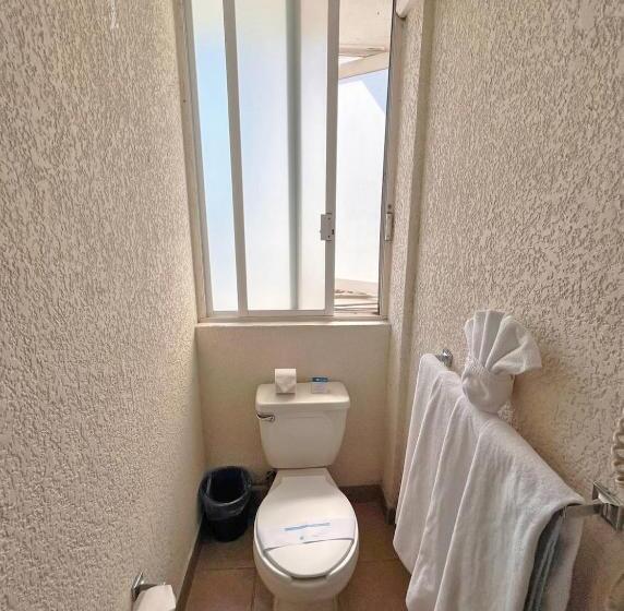 اتاق استاندارد با 2 تخت دوبل, Hi Hotel Impala Queretaro