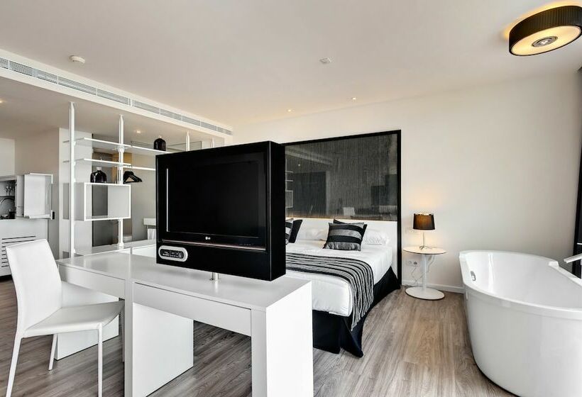 Полулюкс, Melia South Beach