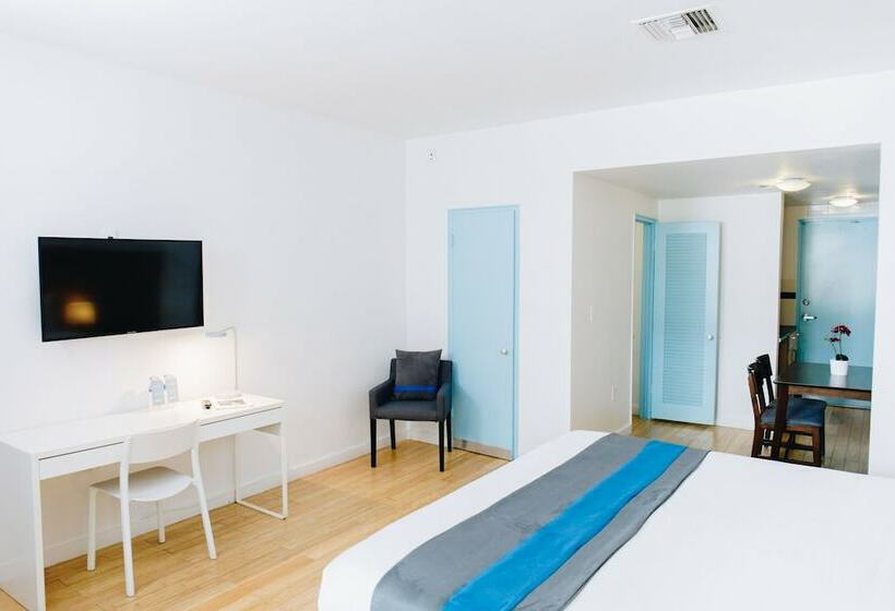 小型套房, Aqua Hotel & Suites