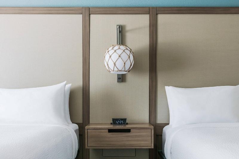 プールビュースタンダードルーム, Fairfield By Marriott Inn & Suites Marathon Florida Keys