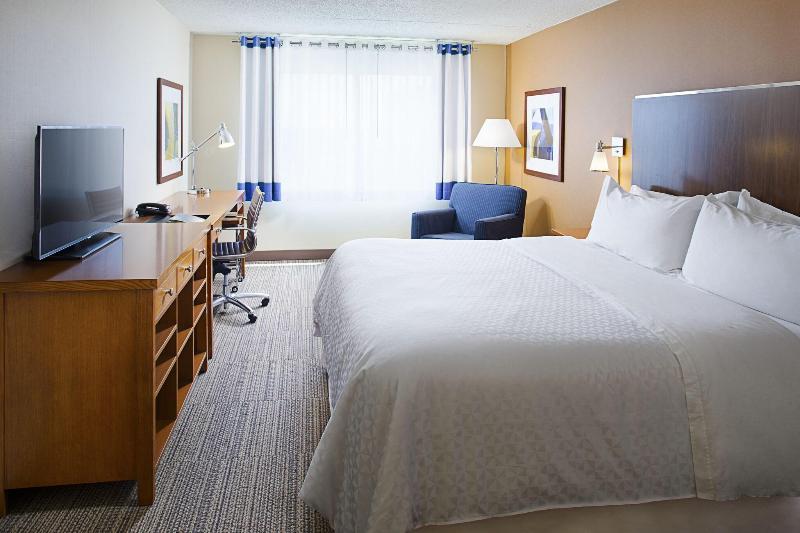 带大床的标准间, Four Points By Sheraton Philadelphia Airport
