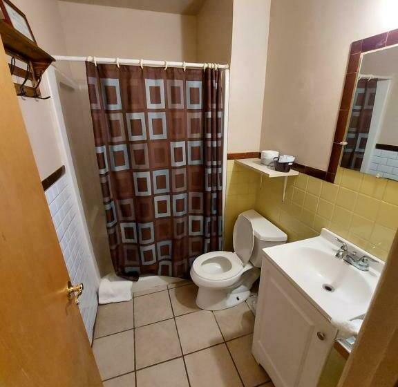 Четырехместный Номер Классик, Cactus Inn