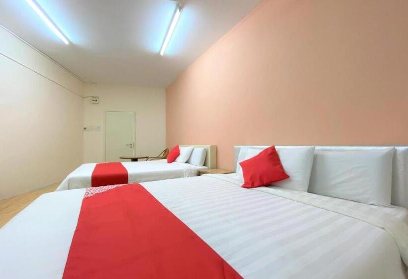 Family Suite, Oyo 89540 B  Penang