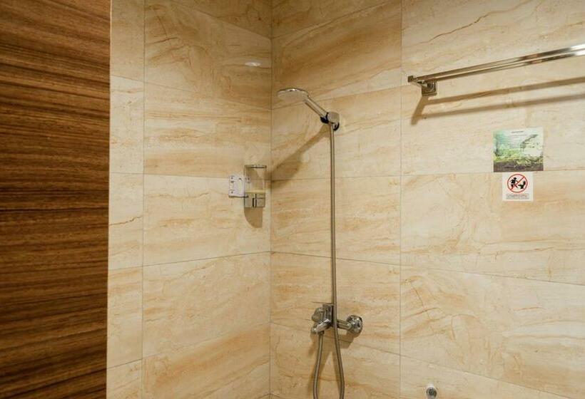Номер Стандарт, Reddoorz Plus Near Lippo Mall Kemang 2