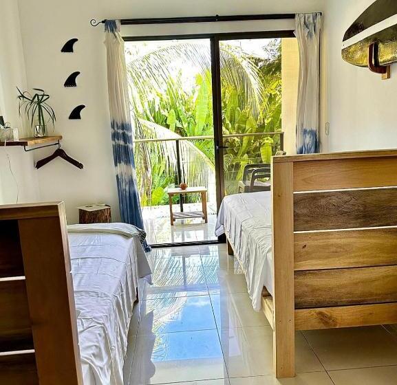 Номер Стандарт с Балконом, El Chante Surf House