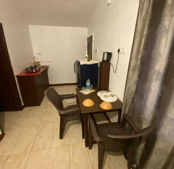 标准间带阳台, The Sea Shelter Home Stay