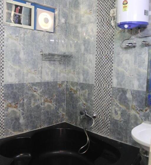 Standard Triple Room with Terrace, Golden Crown Laxman Jhula
