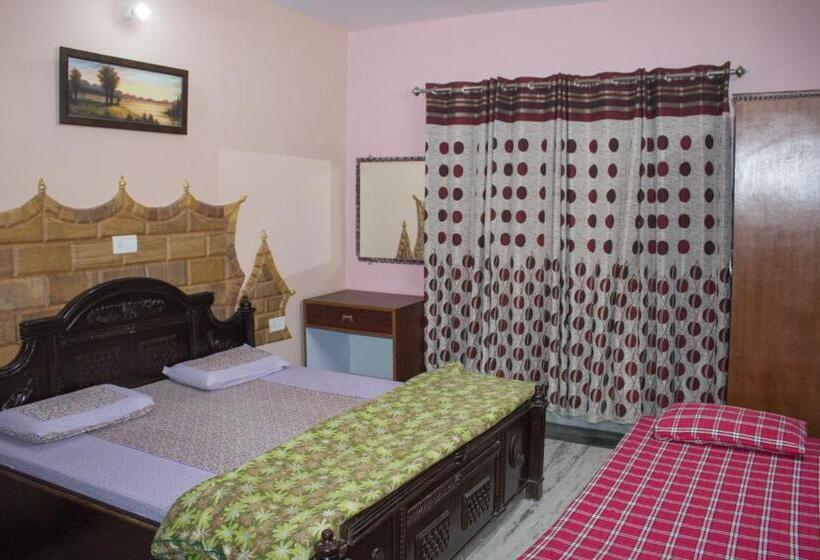 اتاق استاندارد سه نفره, Golden Crown Laxman Jhula