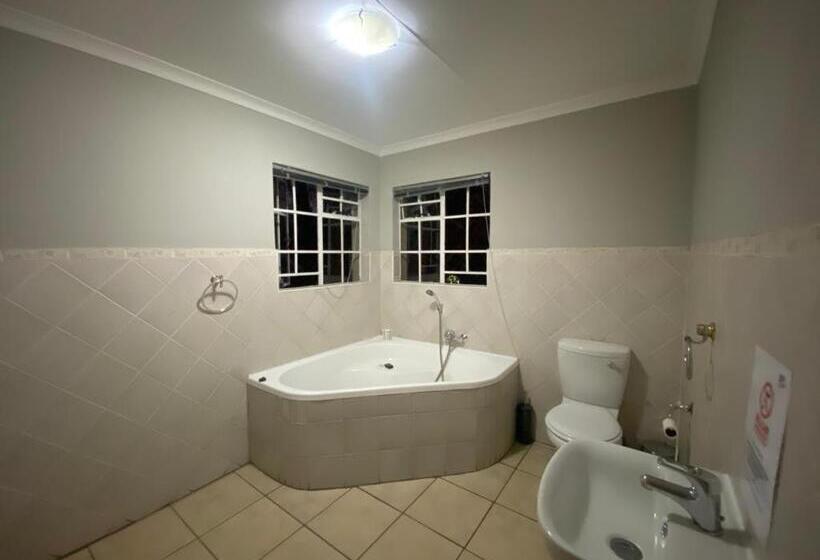 Номер Deluxe с Балконом, Ndzuti Guest House