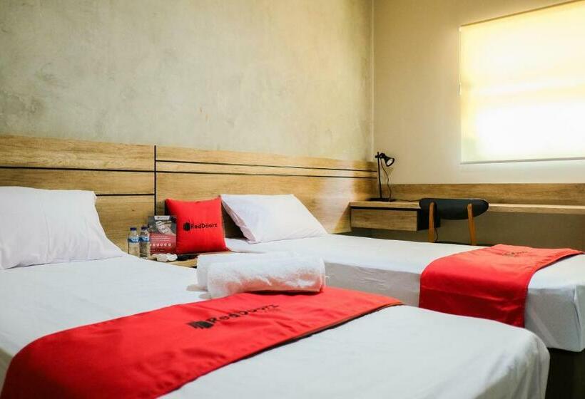 Номер Стандарт, Reddoorz  Near Trans Studio Mall Cibubur 3