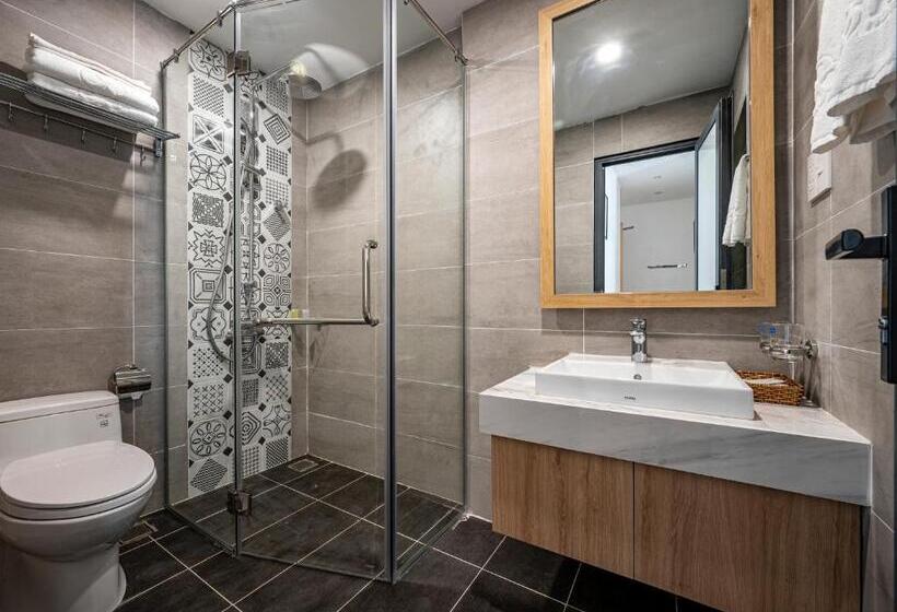 اتاق دلوکس با تخت کینگ و چشم‌انداز شهر, Ann Hotel & Spa Khem Beach Pq