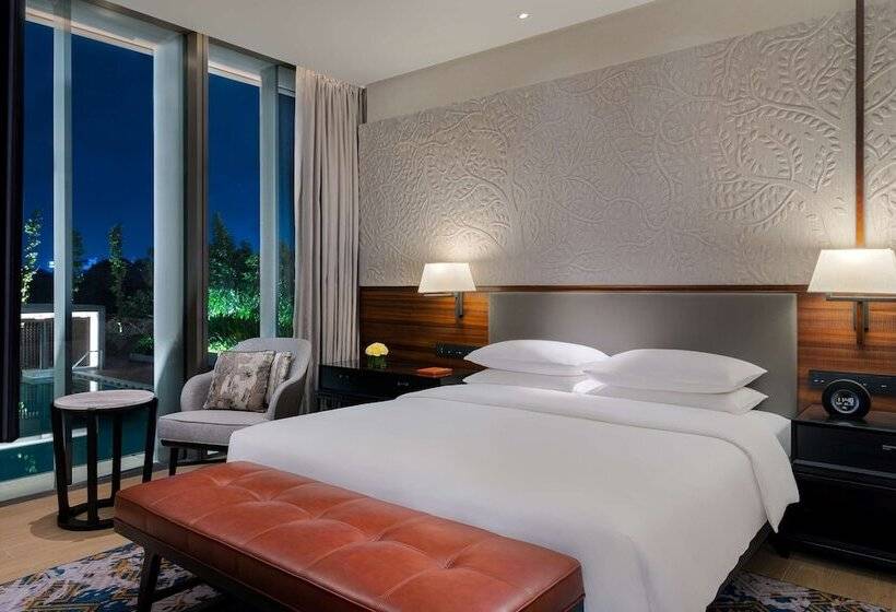 Королевский Люкс, Hyatt Regency Phnom Penh