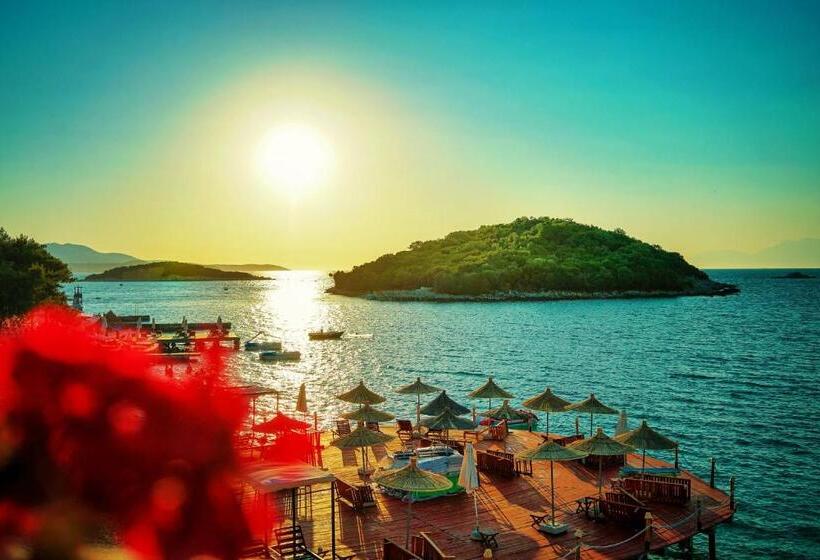 اتاق لوکس, Summer Time