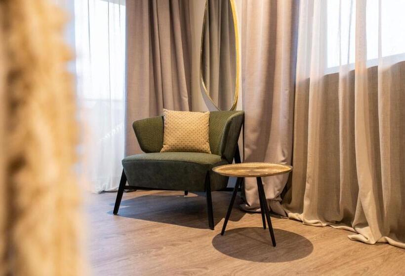 Апартаменты 1 Спальня с Балконом, Burgus - Design Suites & Apartments