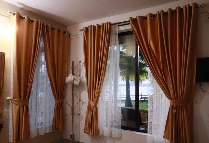 Номер Стандарт, Lake N River Resort Munroe Island