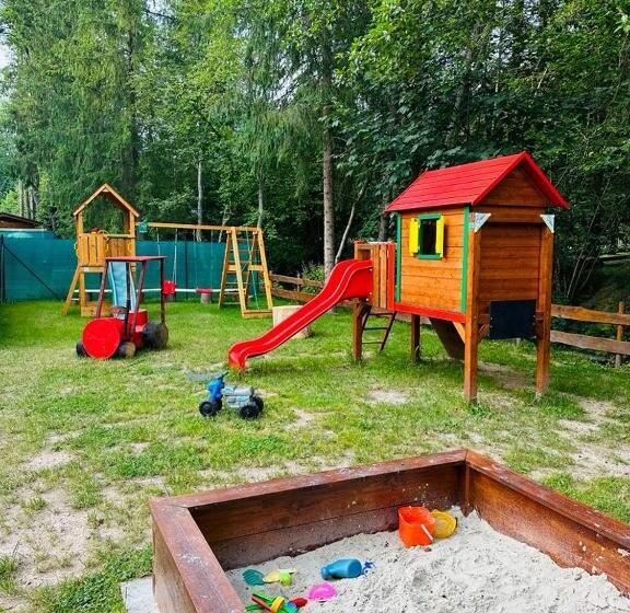 Трехместный Номер Стандарт с Балконом, Chaty A Apartmány Kúria Na Táľoch, Tále   Chopok Juh