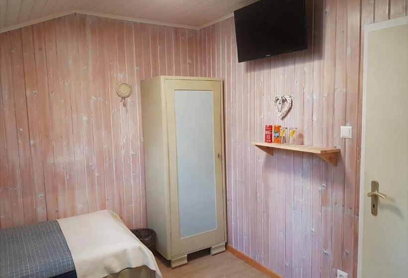 Номер Стандарт, Tattoo Pension Mit Restaurant Und Tattoo Studio