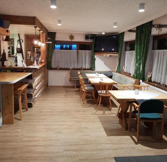 Номер Стандарт, Tattoo Pension Mit Restaurant Und Tattoo Studio