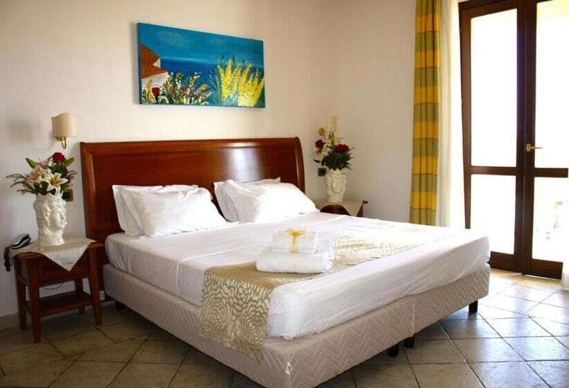 Номер Стандарт Трехместный, Grand Hotel Selinunte