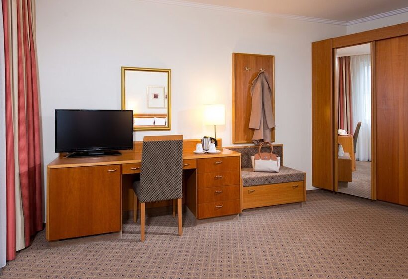Трехместный Номер Комфорт, Leonardo Hotel Düsseldorf City Center