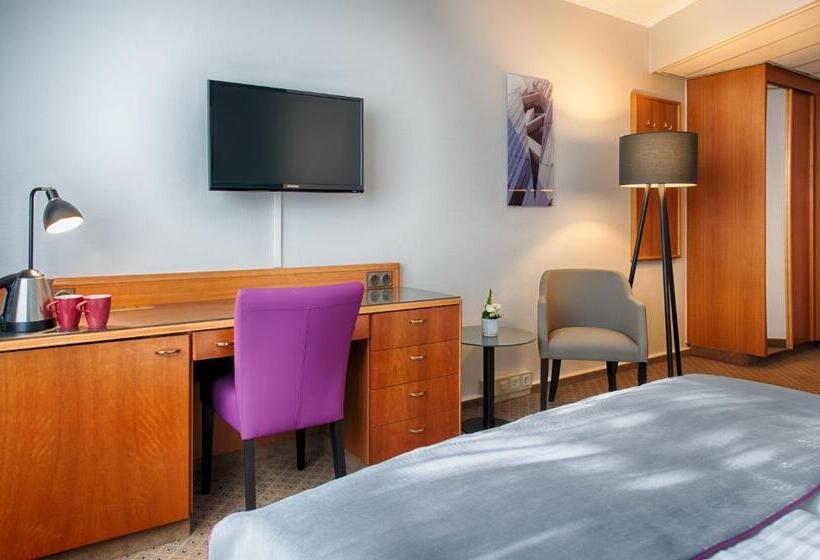 Трехместный Номер Комфорт, Leonardo Hotel Düsseldorf City Center