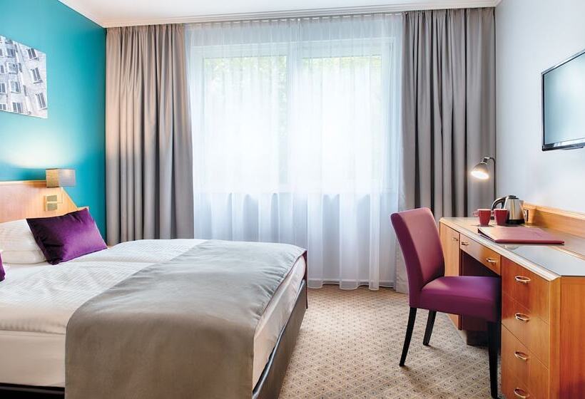 Трехместный Номер Комфорт, Leonardo Hotel Düsseldorf City Center